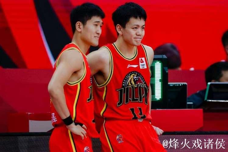 杨鸣捡到宝！辽篮状元拿12+3+2，锁死广厦MVP，不输给张镇麟